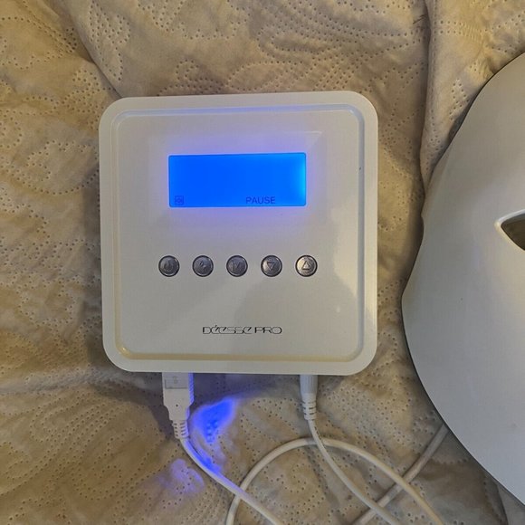 DEESSE PRO LED PHOTOTHERAPY MASK like new! Professional at home mask, celeb fave - Picture 5 of 8